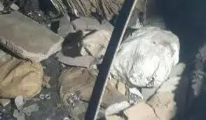 दिल्ली में फैक्ट्री की छत गिरने से चार लोगों की मौत