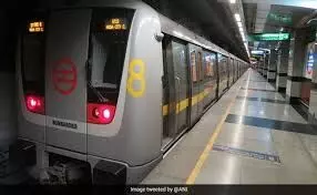 चक्का जाम के चलते दिल्ली के आठ मेट्रो स्टेशन बंद, ड्रोन से निगरानी