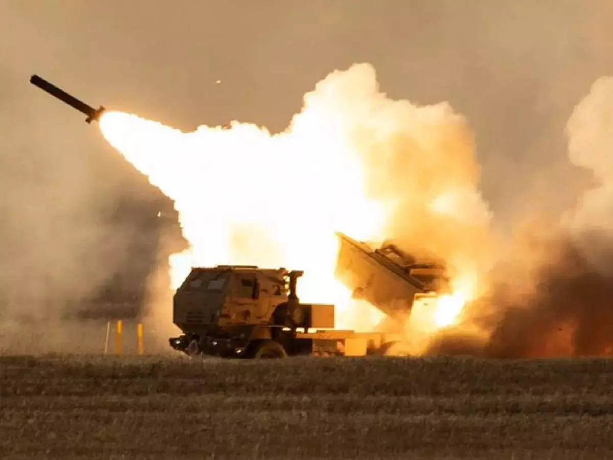 अमेरिका लम्बी दूरी का आधुनिक रॉकेट सिस्टम यूक्रेन भेजेगा