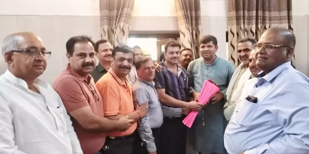 मुजफ्फरनगर के उद्यमियों ने की मंत्री आशीष पटेल से मुलाकात