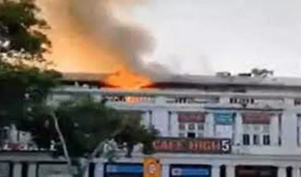 दिल्ली में कनॉट प्लेस के रेस्टोरेंट में आग लगी