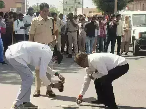 पेशी पर आए गैंगस्टर की दिनदहाड़े गोलियों से भूनकर हत्या