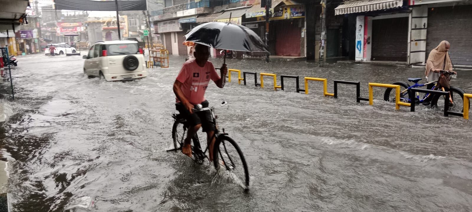 MUZAFFARNAGAR--मूसलाधार बारिश से पूरा जिला जलमग्न