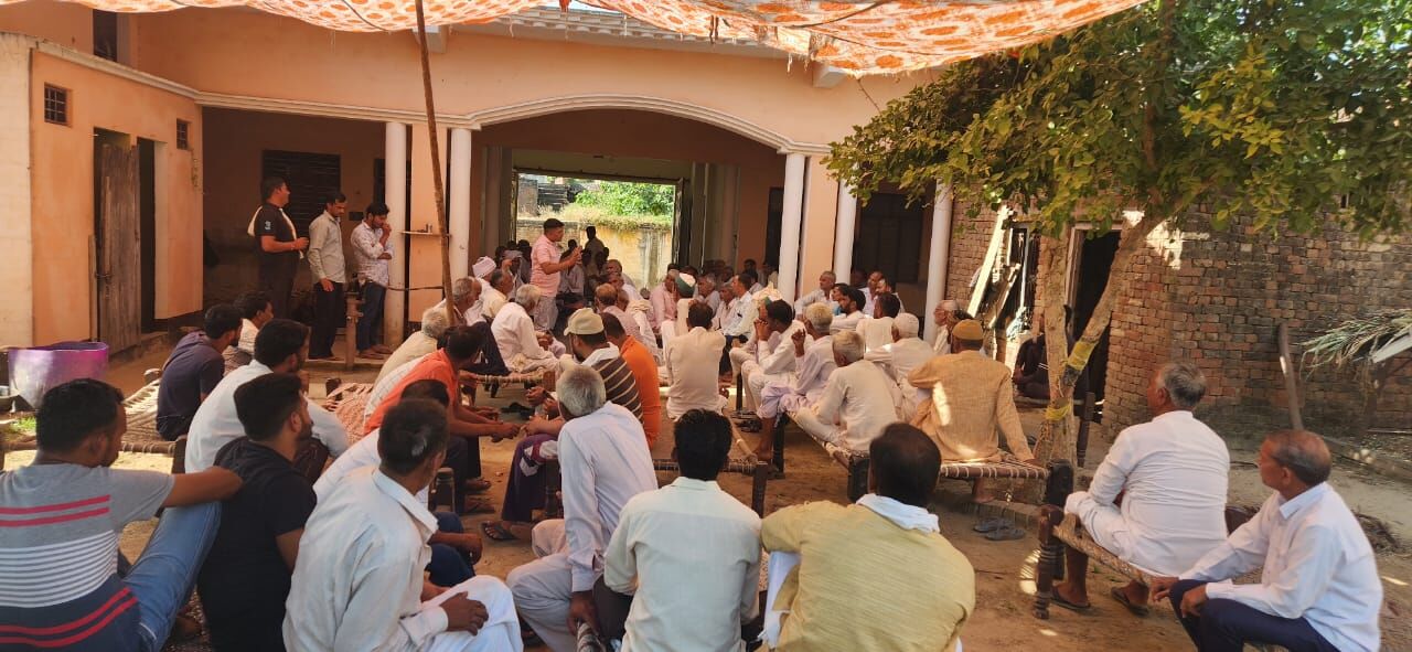 kiasan panchayat---डीएम दफ्तर में गन्ना भरेंगे किसानः विकास शर्मा