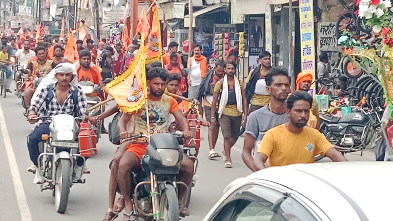 MUZAFFARNAGAR-डाक कांवड़ियों की भागमभाग में सभी व्यवस्था हुई धड़ाम