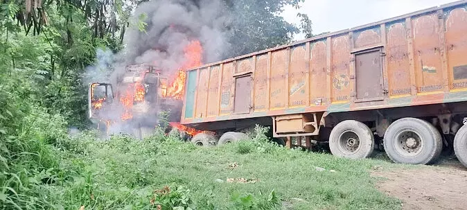 MUZAFFARNAGAR-हाईटेंशन लाइन से टकराया ट्रक, पत्नी के साथ जिंदा जल गया सिपाही