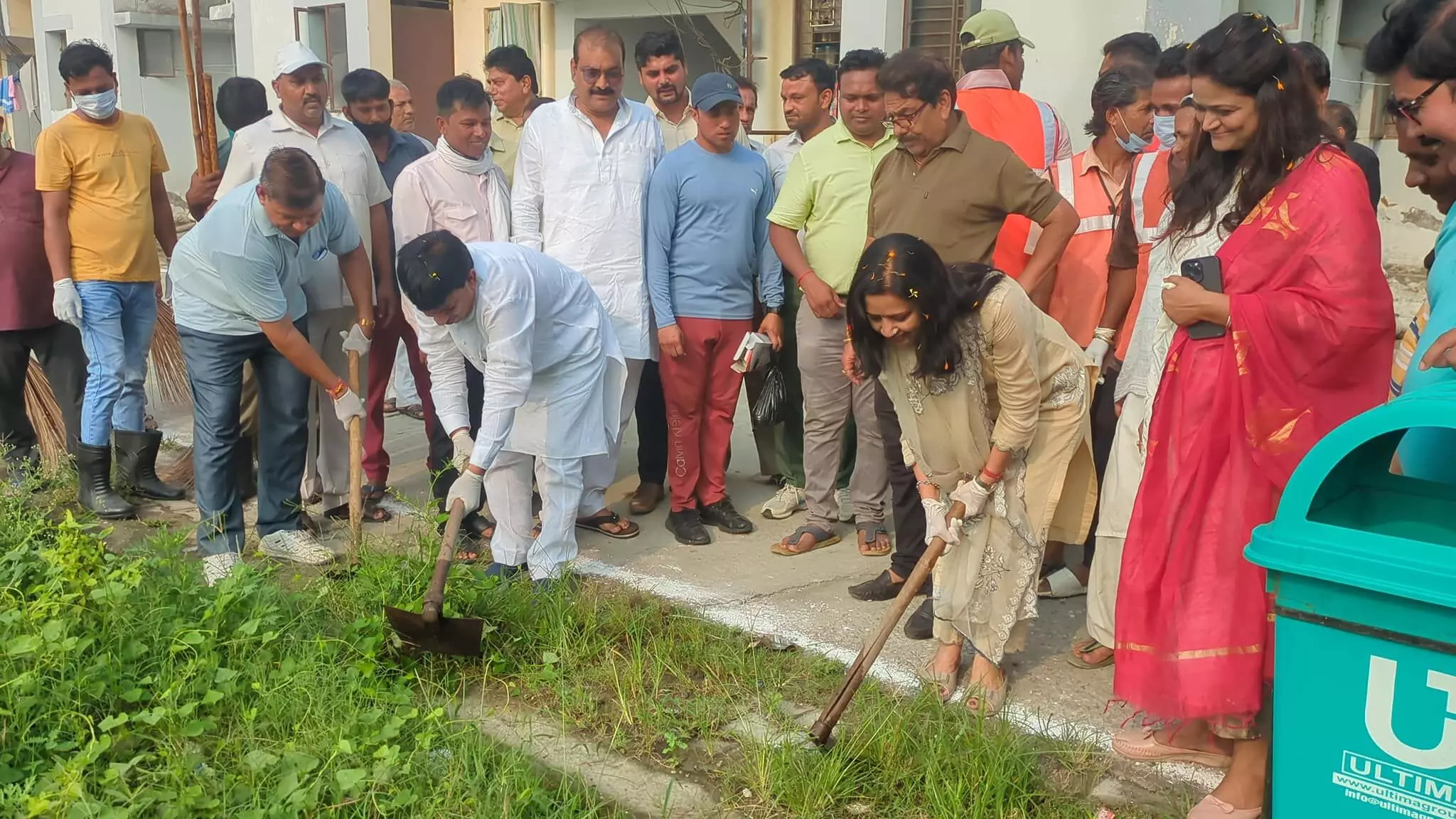 मंत्री कपिल देव के साथ चेयरपर्सन मीनाक्षी ने चलाया स्वच्छता अभियान