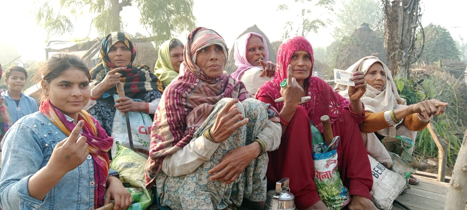 मीरापुर उपचुनाव-ककरौली की वोटिंग पर दिखा थानेदार की पिस्टल का असर