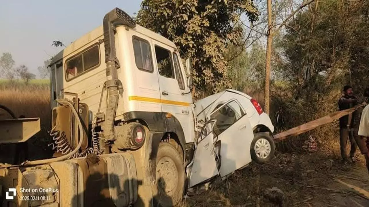 हादसे में दवा लेने लखनऊ जा रहे परिवार के पांच सदस्यों की मौत