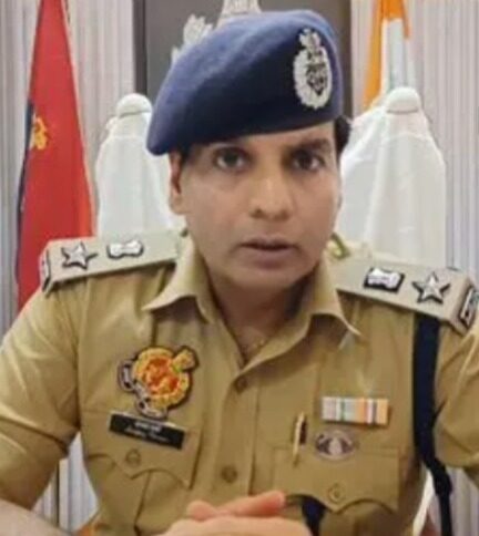 एसएसपी ने चार थानेदार बदले, इंस्पेक्टर आनंद देव को बुढ़ाना से हटाया