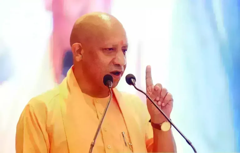 योगी आदित्यनाथ की चेतावनी: बेटी की सुरक्षा से खिलवाड़ किया तो यमराज अगली मोड़ पर खड़े मिलेंगे