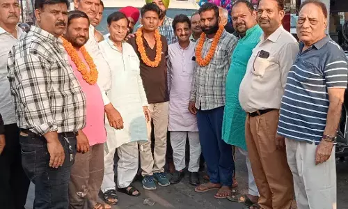 बाजारों में कूड़ा लेने पहुंचे एमआईटूसी कंपनी के कर्मियों का व्यापारियों ने किया स्वागत