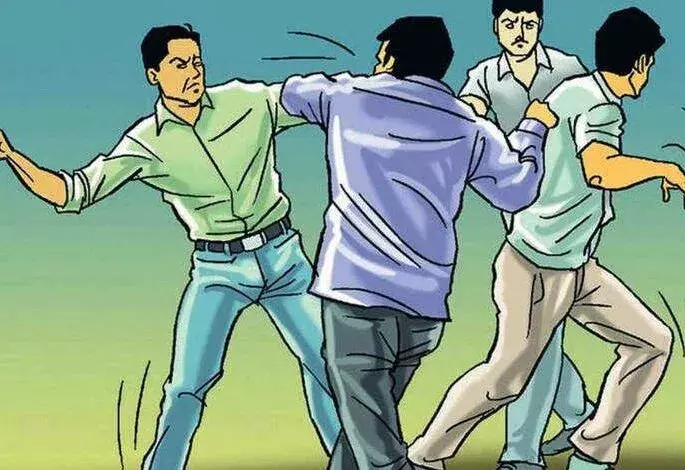 अमरूद तोड़ने के विवाद में दो पक्षों में चले लाठी-डंडे