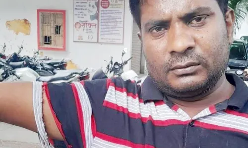 MUZAFFARNAGAR-आउटसोर्स सफाई कर्मी ने अपने नायक से की मारपीट