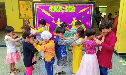 एम.जी. पब्लिक स्कूल में नन्हे-मुन्ने विद्यार्थियों ने मनाई होली