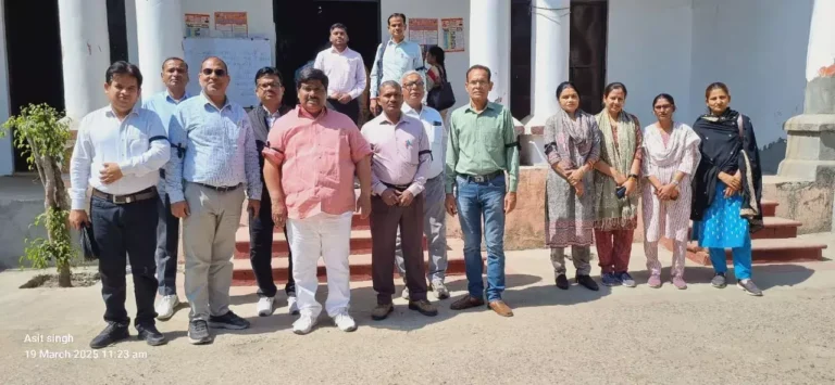 मांगें पूरी न होने पर शिक्षकों का विरोध, काली पट्टी बांधकर किया मूल्यांकन कार्य