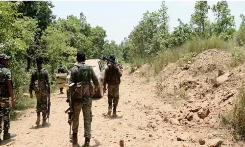 मुठभेड़ में 16 नक्सली ढेर, दो जवान भी घायल
