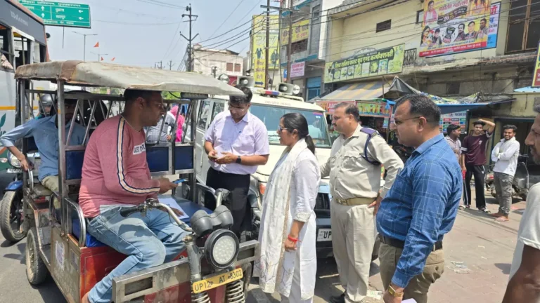 एसडीएम ने ओवरलोड वाहनों पर 6,71,400 रुपये का लगाया जुर्माना, ओवरलोड ट्रको को कराया सीज