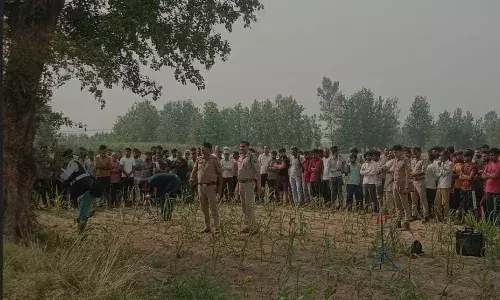 देवबंद कोतवाली क्षेत्र के गांव जडोदा जट में उस समय मातम पसरा गया जब देर रात खेत में पानी देने गए व्यक्ति का संदिग्ध परिस्थितियों में पेड़ पर फंदे से लटका मिला शव