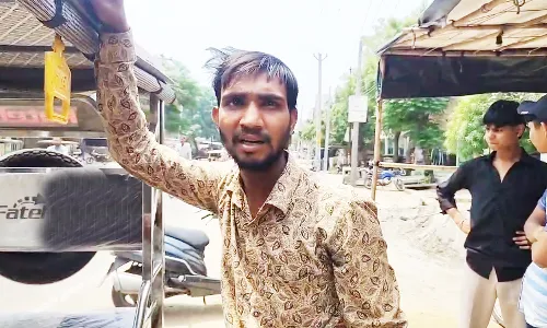 किराया मांगने पर ई रिक्शा चालक पर धारदार हथियार से हमला