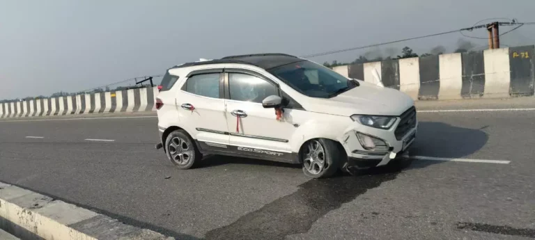 देवबंद में कार सवारों से बचने के लिए प्रेमी युगल ने फ्लाईओवर से लगाई छलांग, युवती की मौत