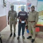 देवबंद पुलिस ने सट्टेबाज को गिरफ्तार कर ₹2410 नकद और खाईबाड़ी का सामान बरामद किया।