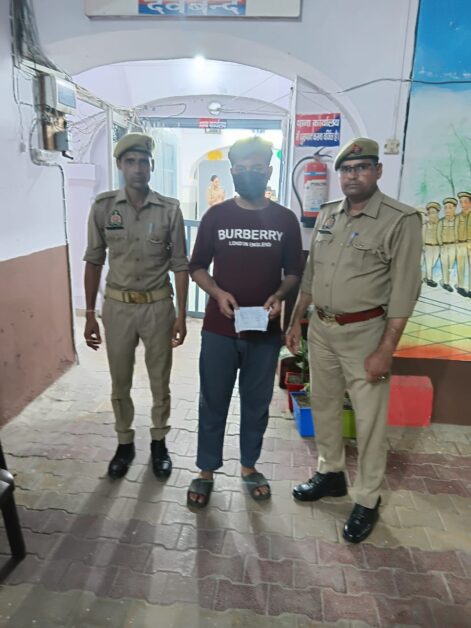 देवबंद पुलिस ने सट्टेबाज को गिरफ्तार कर ₹2410 नकद और खाईबाड़ी का सामान बरामद किया।
