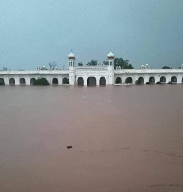 पंजाब में बाढ़ का दृश्य – पठानकोट, गुरदासपुर और करतारपुर कॉरिडोर में पानी भरते हुए।