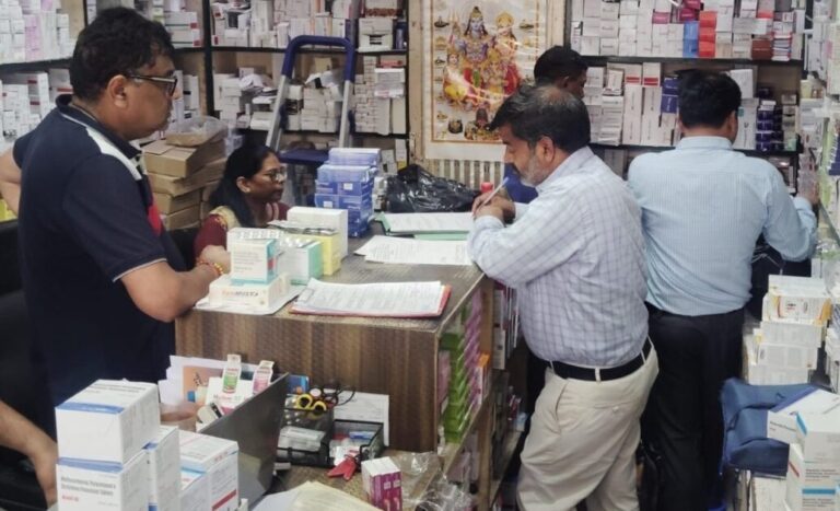 आगरा में 2.5 करोड़ की नकली दवाइयां पकड़े जाने के बाद मुजफ्फरनगर में बड़ी कार्रवाई, औषधि विभाग ने कई एजेंसियों के रिकॉर्ड खंगाले
