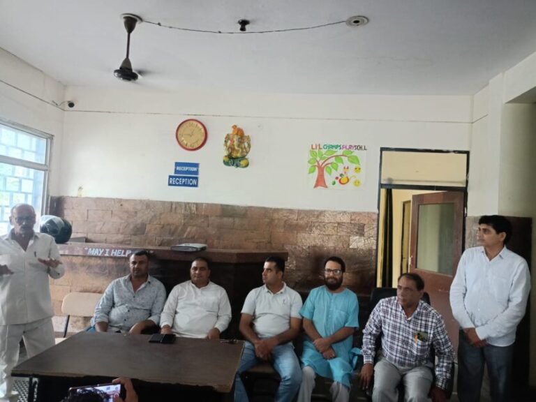 भारत धारा नेचुरल फार्मिंग प्रोड्यूसर कम्पनी लिमिटेड के तत्वावधान में आयोजित निःशुल्क स्वास्थ्य परामर्श, चिकित्सा शिविर एवं रक्तदान शिविर का आवास विकास कॉलोनी में विधिवत समापन समारोह आयोजित किया गया।