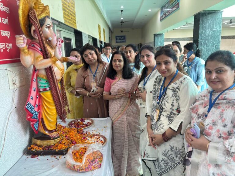 युवा पंजाबी समाज के 21वें प्री मेडिकल कैंप का पालिका अध्यक्ष मीनाक्षी स्वरूप ने किया उद्घाटन
