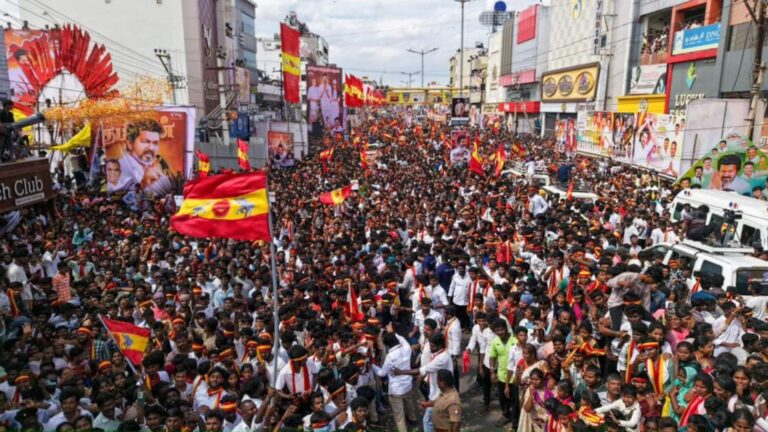 करूर रैली हादसा : विजय की सभा में भगदड़ से 39 मौतें, चूक पर उठ रहे सवाल