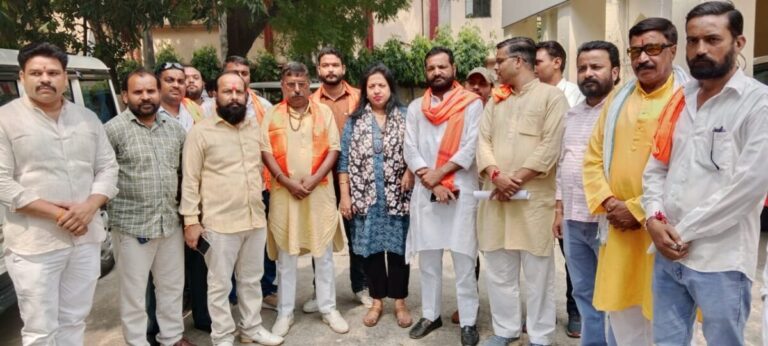 शिवसेना गुटों के हिंदूवादी नेताओं की जुबानी जंग पुलिस के दर तक पहुंची
