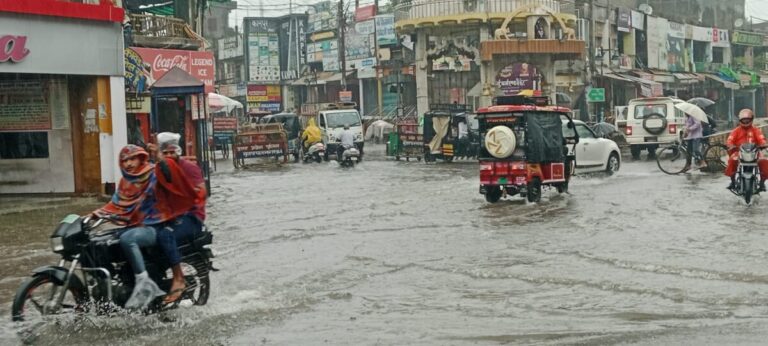मुजफ्फरनगर-नगरीय विकास में बारिश बनी बाधा, कई प्रमुख कार्य अटके