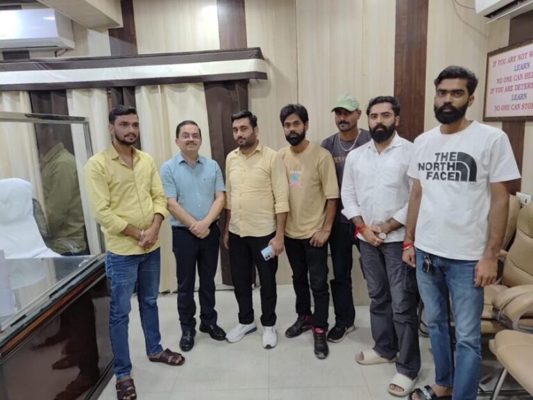फर्जी अस्पतालों के खिलाफ भाकियू आंदोलनकारी की टीम सीएमओ से मिली
