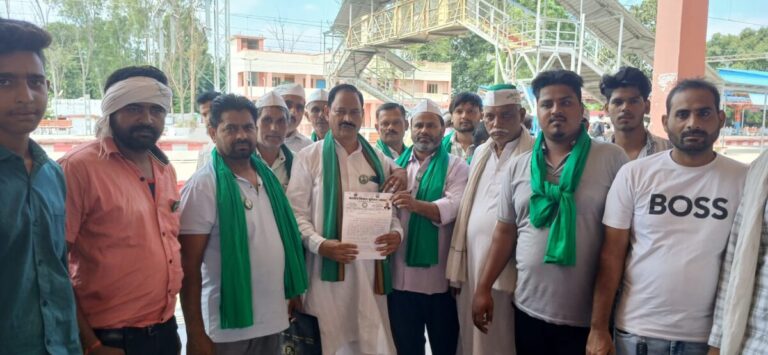 भारतीय किसान यूनियन तोमर ने देवबंद रेलवे स्टेशन मास्टर जी को ज्ञापन सौपा।