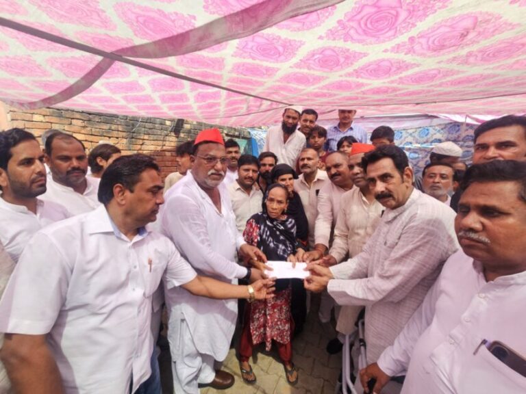 कादिर की खातिर पुलिस की पिस्टल के आगे डटने वाली महिलाओं को मिला ईनाम