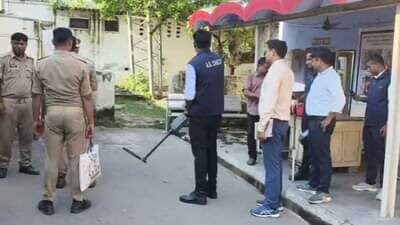 बरेली जंक्शन GRP थाने में फायरिंग: इंस्पेक्टर और सिपाही घायल, 4 पुलिसकर्मी सस्पेंड