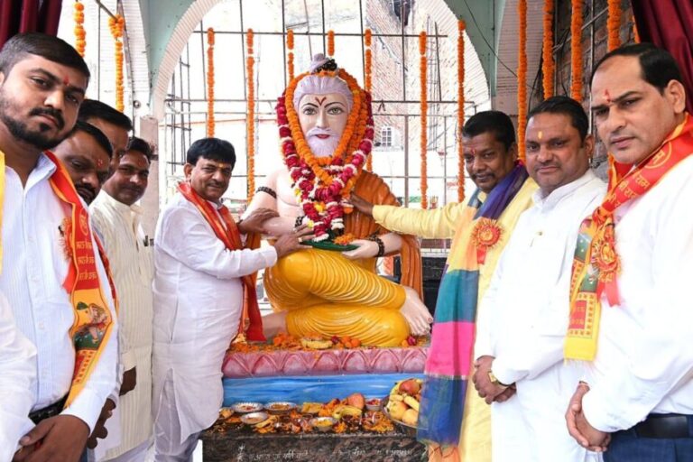 महर्षि वाल्मीकि के आदर्श श्रेष्ठ समाज सुधारकः कपिल देव