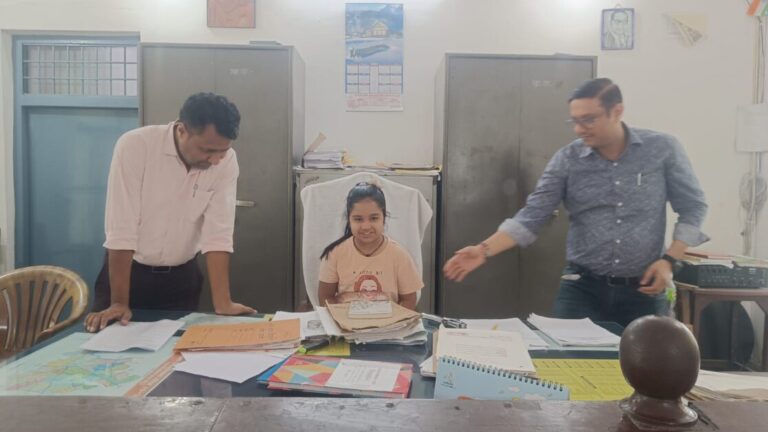 मुजफ्फरनगर-एक दिन की एसडीएम बनकर छात्रा नित्या ने संभाली तहसील