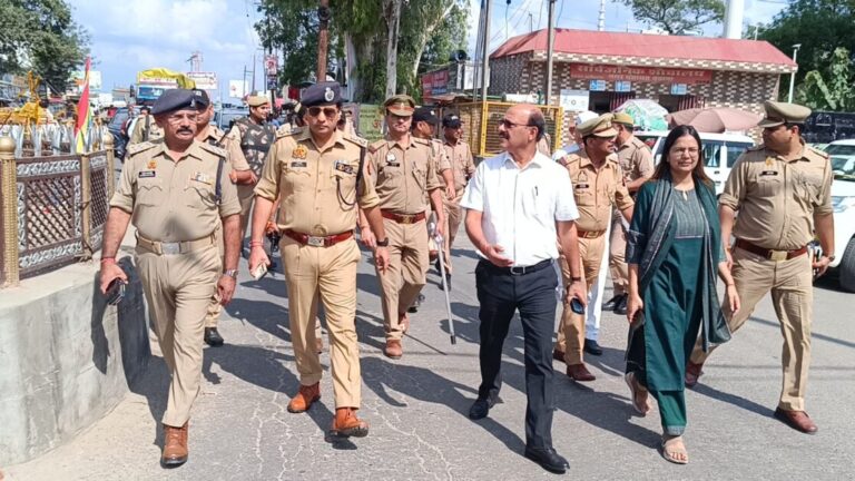 आई लव मौहम्मदः वीडियो वायरल के बाद बुढ़ाना पहुंचे डीएम व एसएसपी