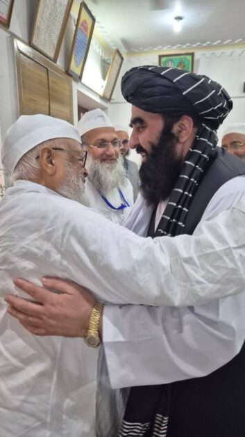 देवबंद में अफगानिस्तान के विदेश मंत्री आमिर खान मुतकी का स्वागत, मौलाना अरशद मदनी से हुई खास मुलाकात