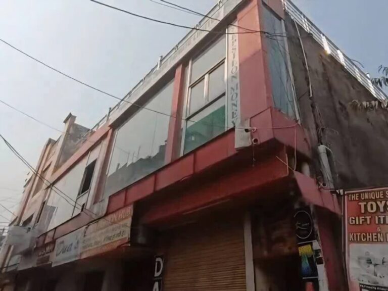सुप्रीम कोर्ट के आदेश के बाद मेरठ में अवैध मार्केट ढहाने की तैयारी, दुकानदारों में हाहाकार