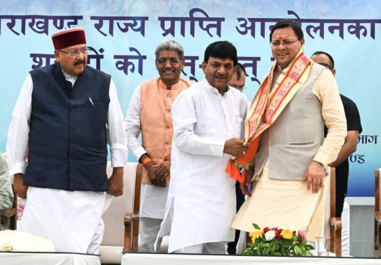 मंत्री कपिल देव ने शहीद आंदोलनकारियों को अर्पित की श्रद्धांजलि