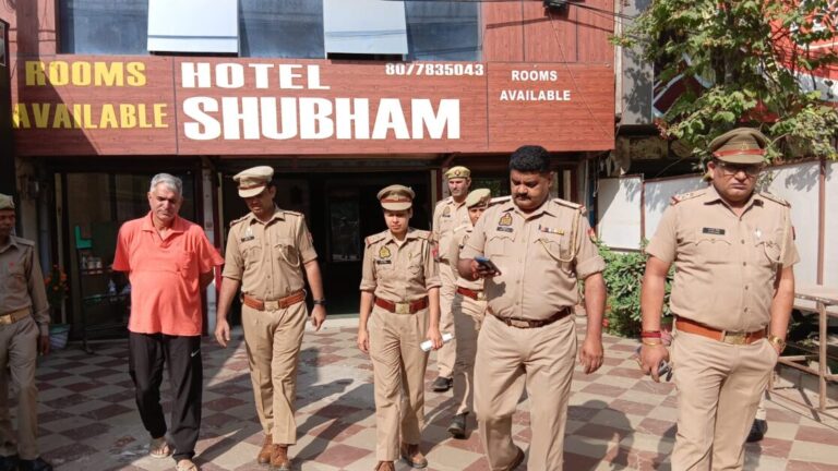 देवबंद पुलिस ने मिशन शक्ति के तहत चलाया होटल चेकिंग अभियान — महिला सुरक्षा और साइबर अपराध रोकथाम पर दिया जोर