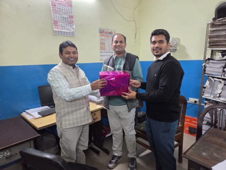 एसआईआर में उत्कृष्ट कार्य के लिए तीन बीएलओ और वीआरसी गौरव सम्मानित