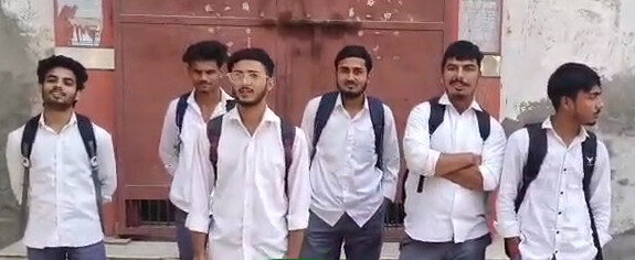 डीएवी पीजी कॉलेज के छात्र ने किया आत्मदाह का प्रयास, भड़का गुस्सा