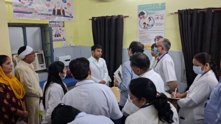 सीआरएम टीम ने किया जिला अस्पतालों का औचक निरीक्षण, स्वास्थ्य सेवाओं को परखा