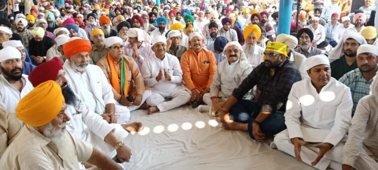 गुरु नानक देव के प्रकाश पर्व पर श्रद्धा और उत्साह का उजियारा