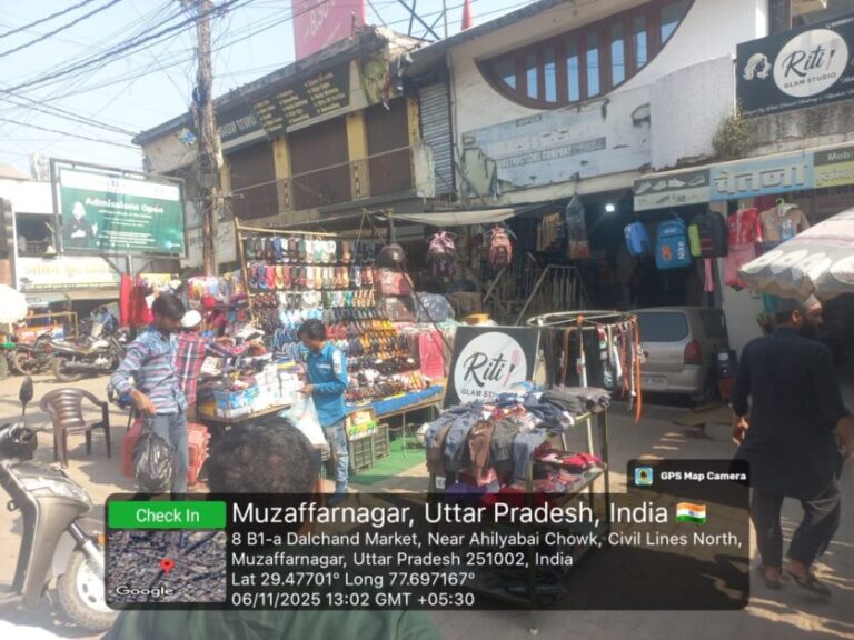 मुजफ्फरनगर-नगरपालिका की टीम ने शहर में हटवाया अस्थाई अतिक्रमण